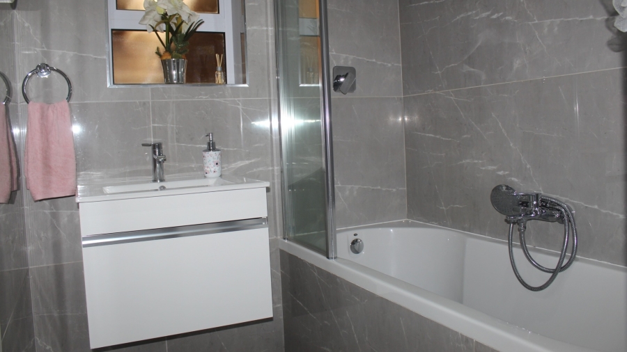 3 Bedroom Property for Sale in Avondale Western Cape